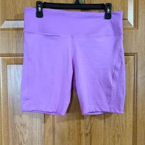 Woman’s Nike biker shorts size large